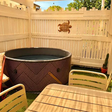 Renove Entierement Avec Jacuzzi Et Pergola Apartament